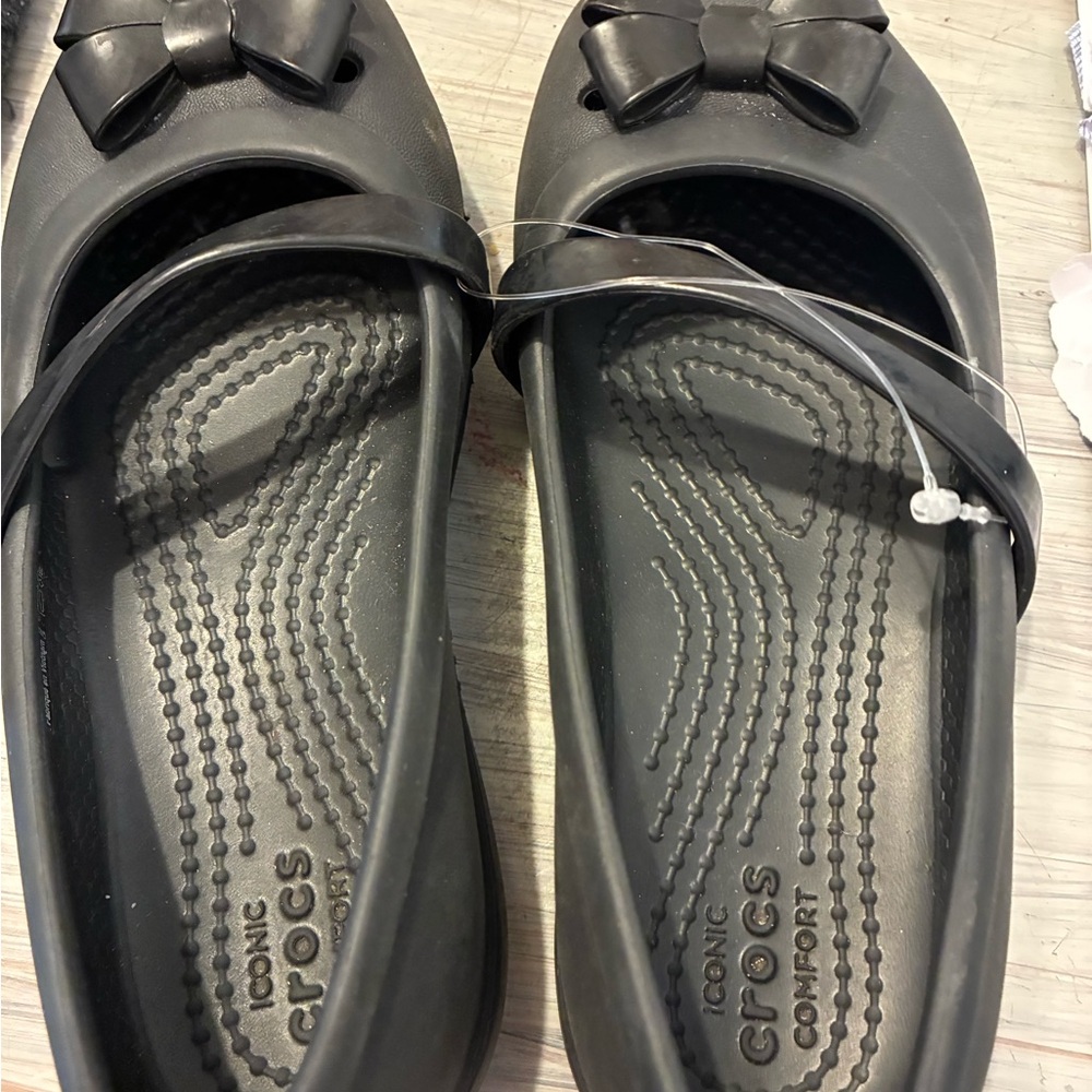 CROCS Women's Black Bow-Strap Ballet Flats